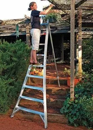 14-Ft Tripod Orchard Stepladder