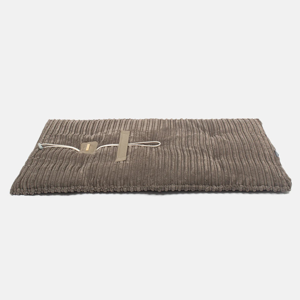 Travel Mat in Essentials Dark Grey