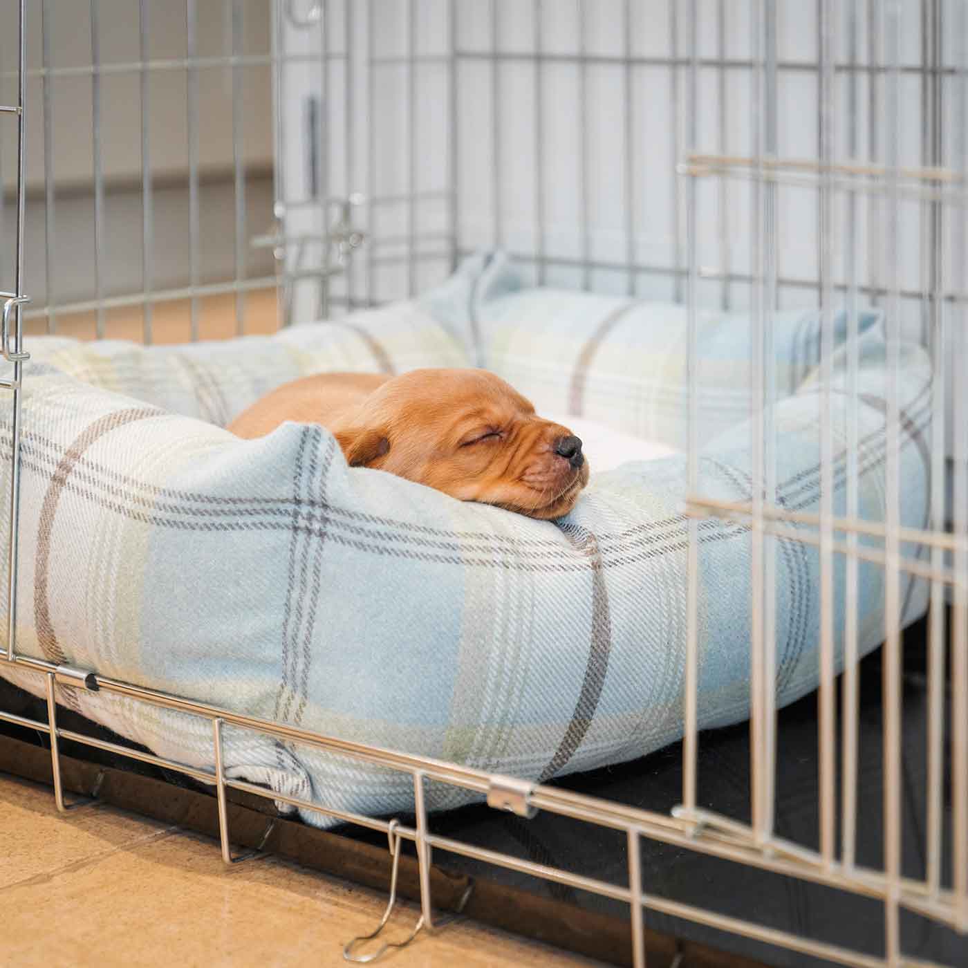 Cozy & Calming Puppy Cage Bed in Balmoral Tweed