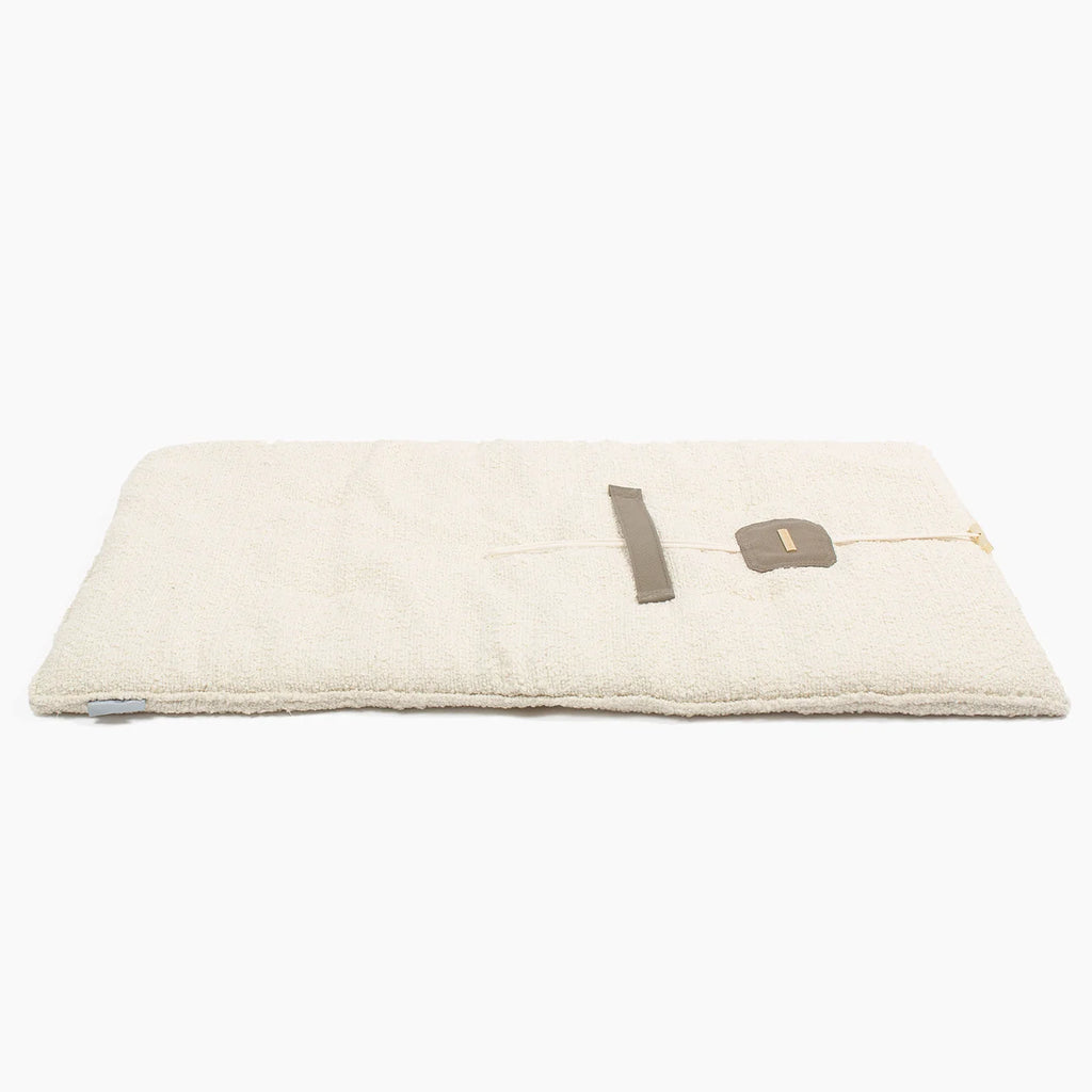 Travel Mat in Ivory Bouclé