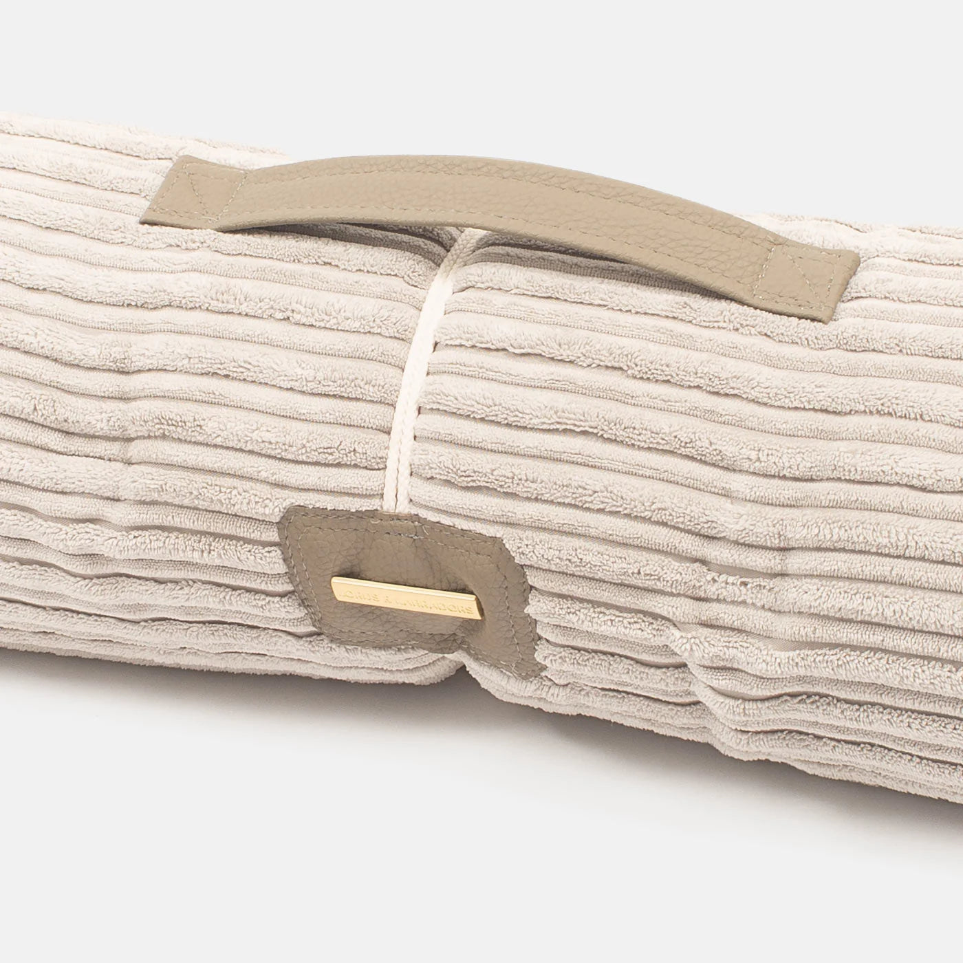 Travel Mat in Essentials Light Grey Variant 2