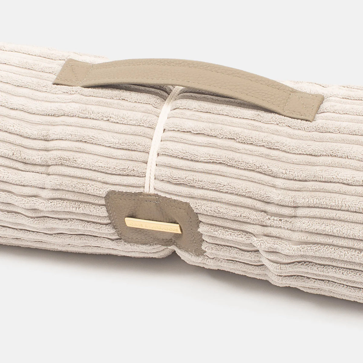 Travel Mat in Essentials Light Grey