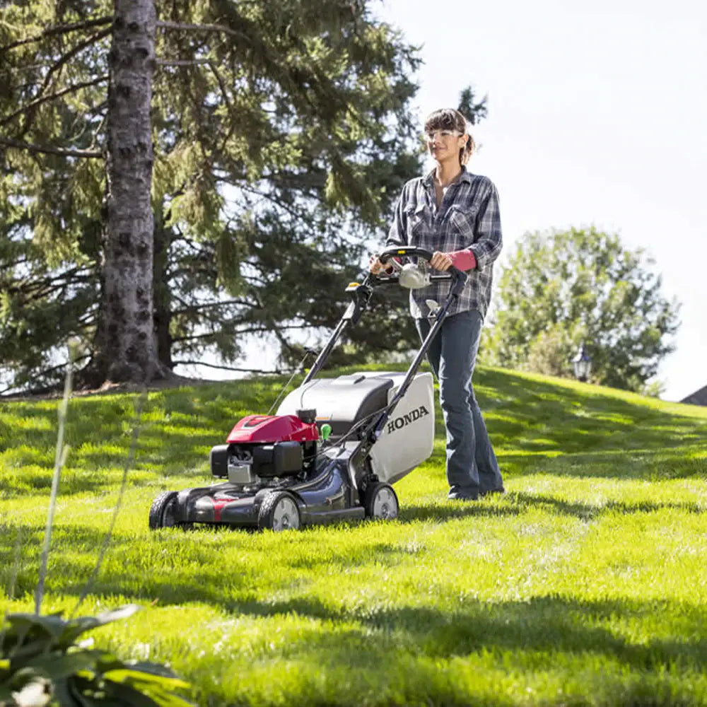 21-Inch Self-Propelled Lawn Mower, 4-in-1 Versatile Cutting System, Hydrostatic Drive, Electric Start, Gas Engine and Durable Mowing Deck