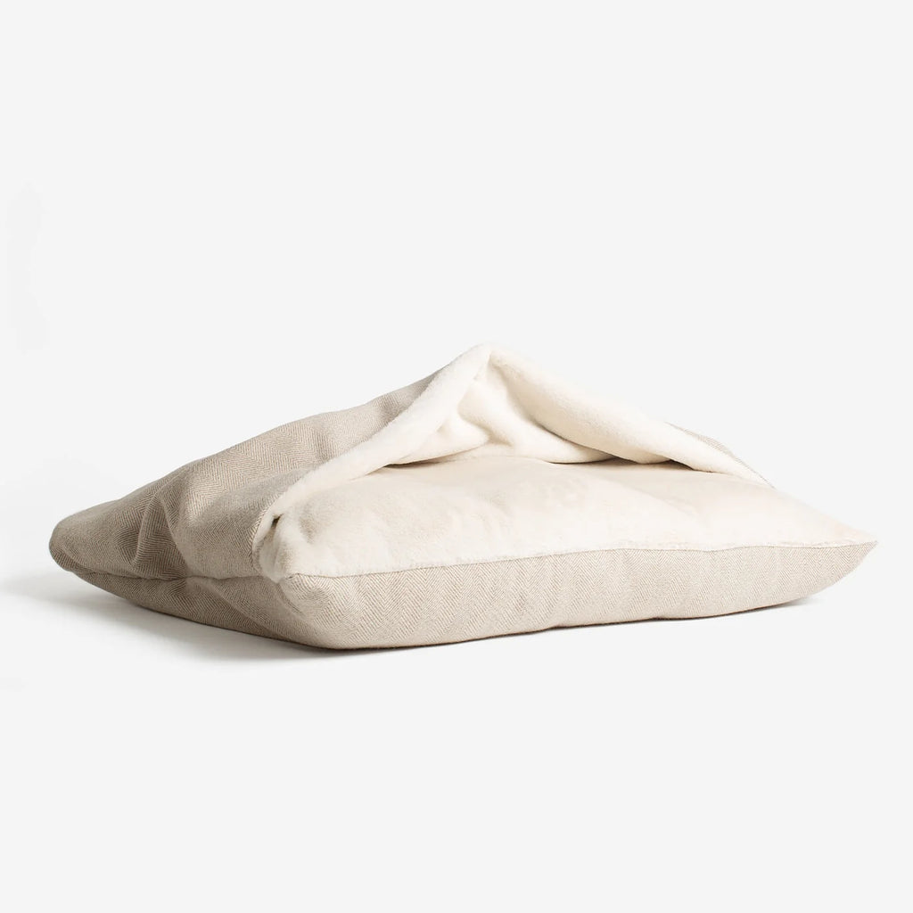 Bed in Natural Herringbone