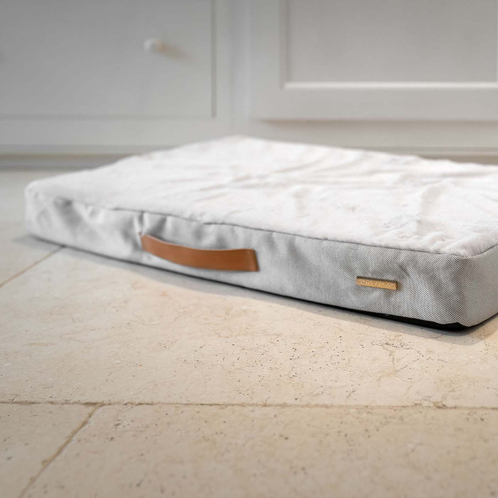 Orthopaedic Mattress in Linen Variant 2