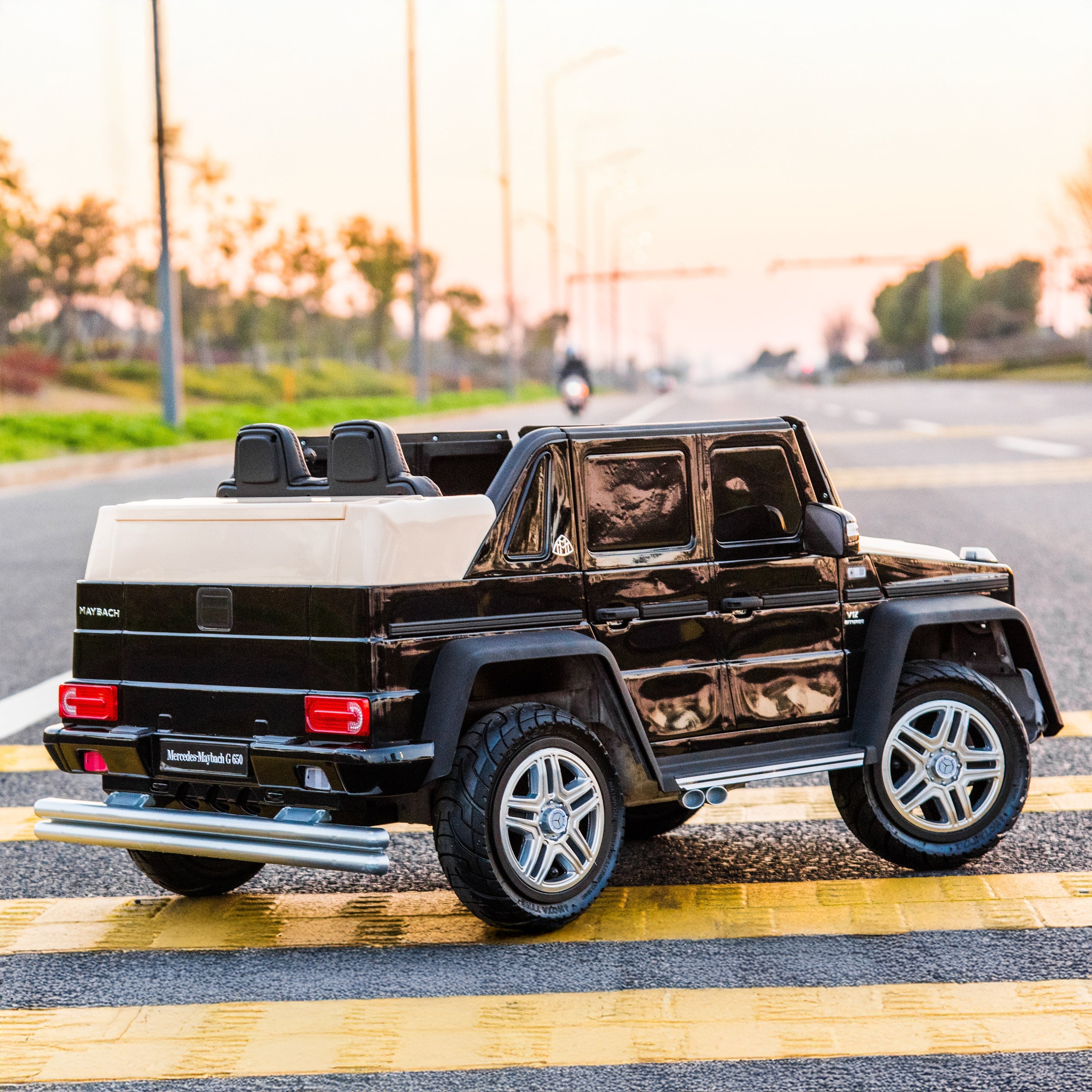 2026 Licensed 12V Mercedes Maybach G650s 4WD Kids Ride On 1 Seater Car with RC
