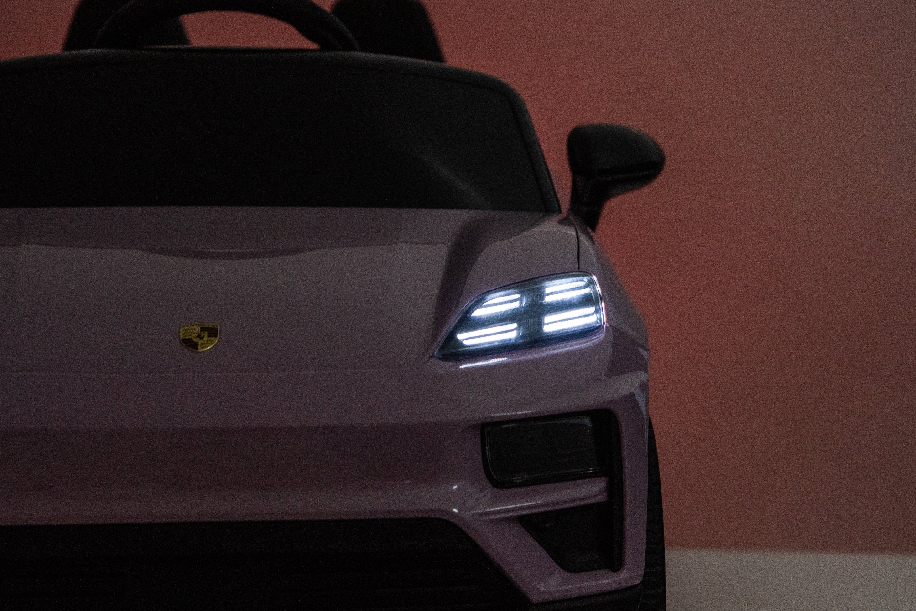 Licensed 24V Porsche Macan Turbo EV Kids Ride On One Seater cars, Rubber Tires, Leather Seat, with RC
