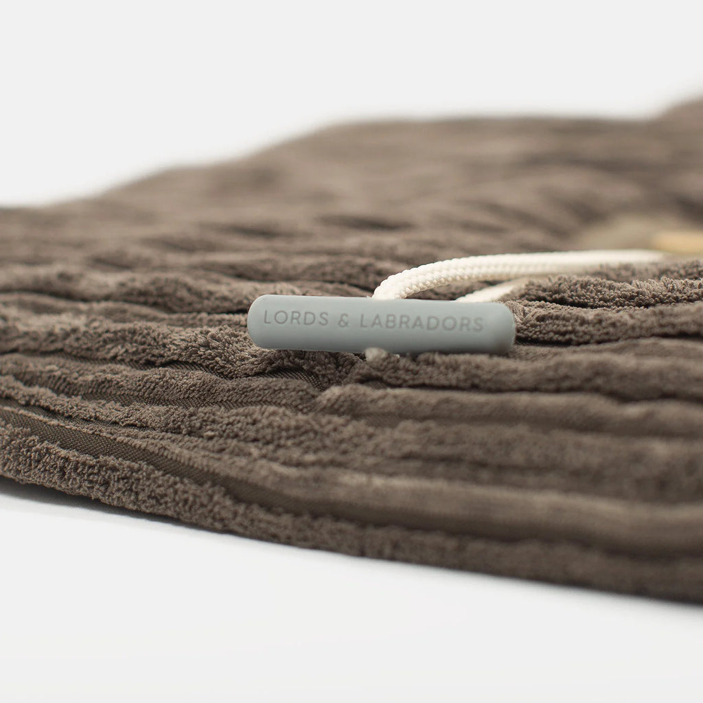 Travel Mat in Essentials Dark Grey