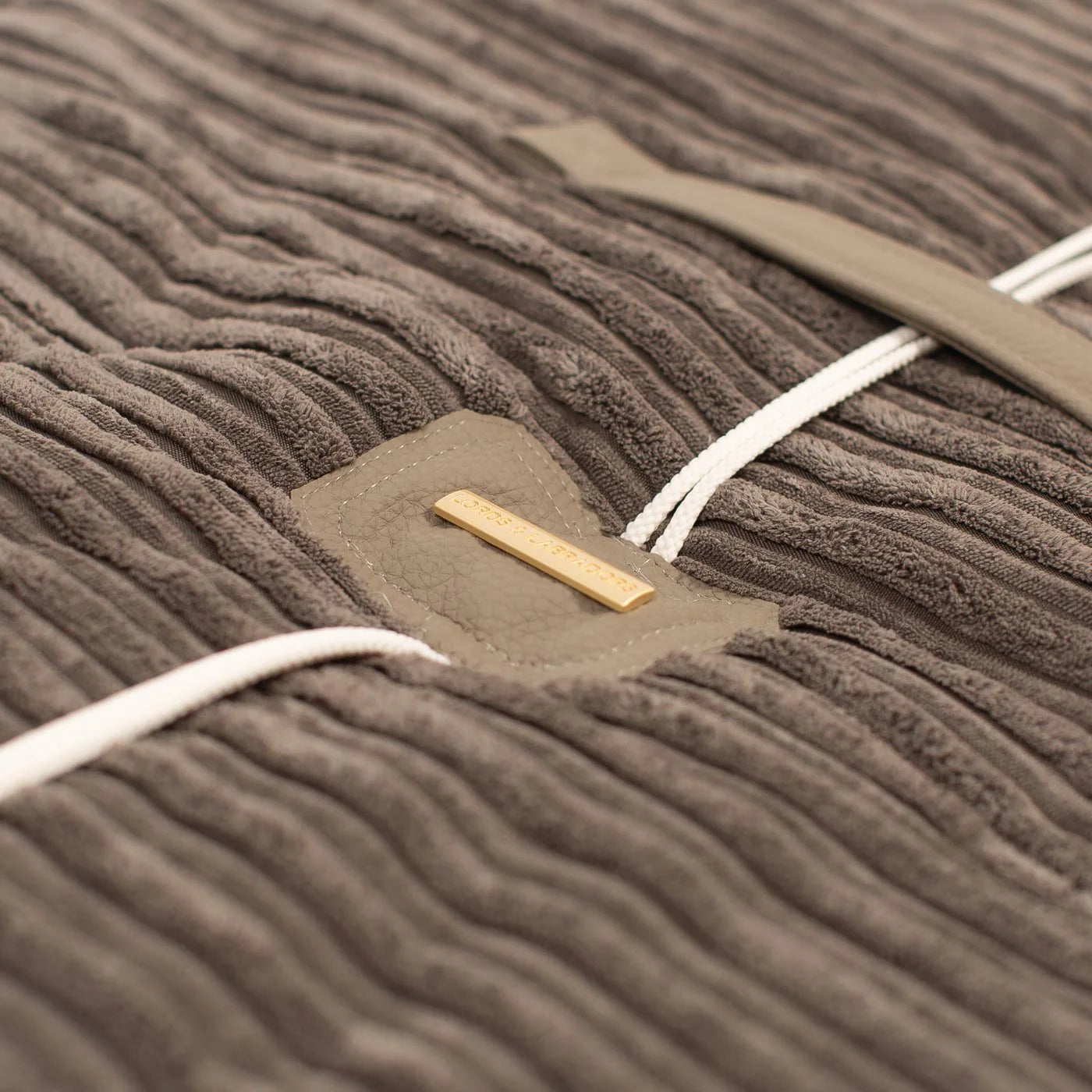Travel Mat in Essentials Dark Grey