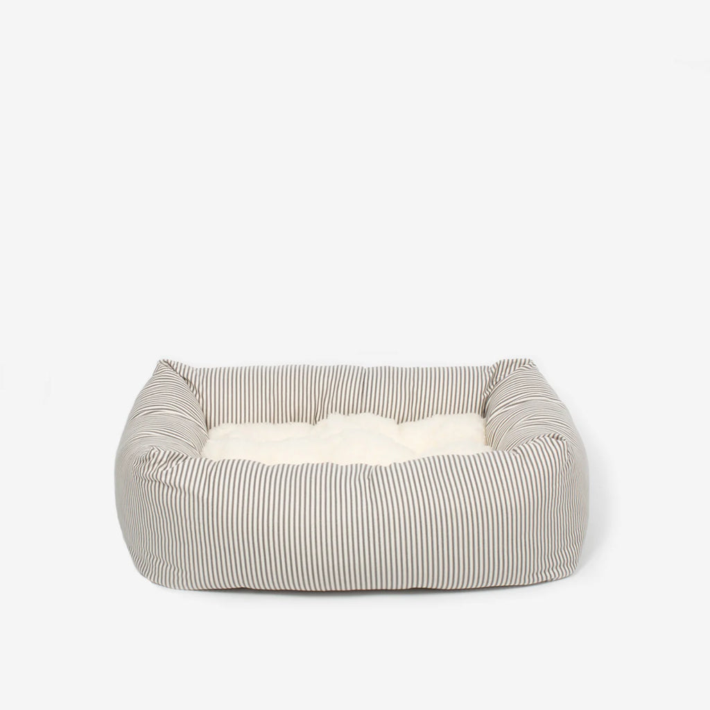 Cozy & Calming Puppy Cage Bed in Spots & Stripes