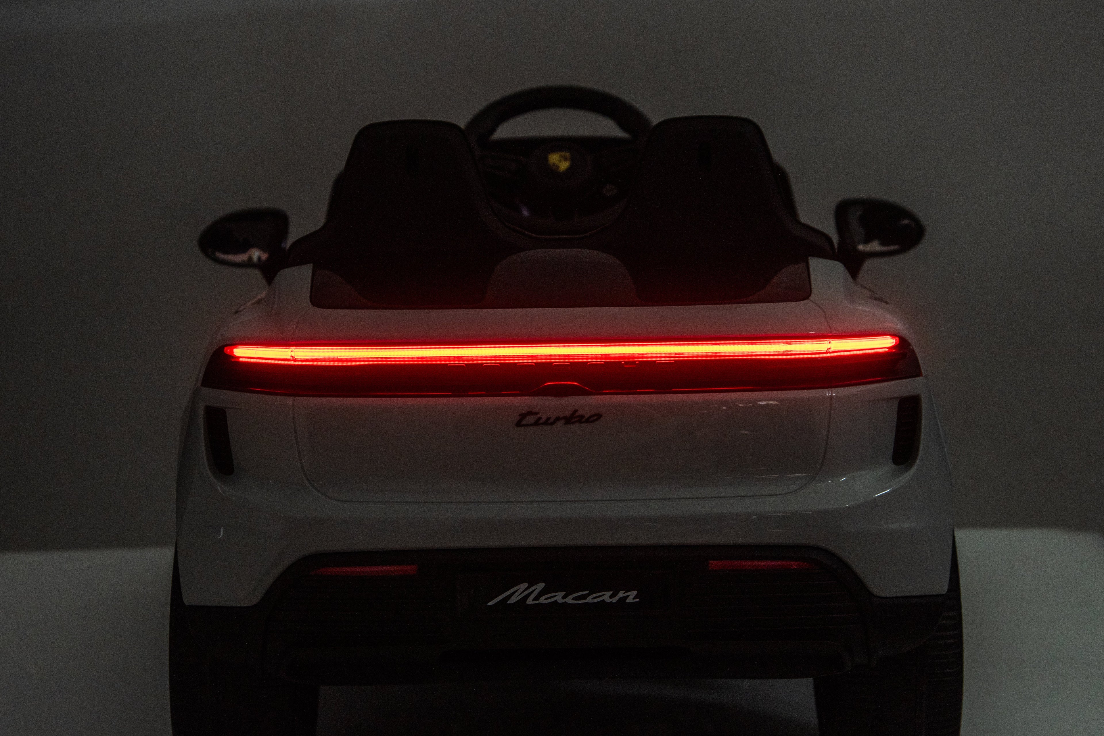 Licensed 24V Porsche Macan Turbo EV Kids Ride On One Seater cars, Rubber Tires, Leather Seat, with RC