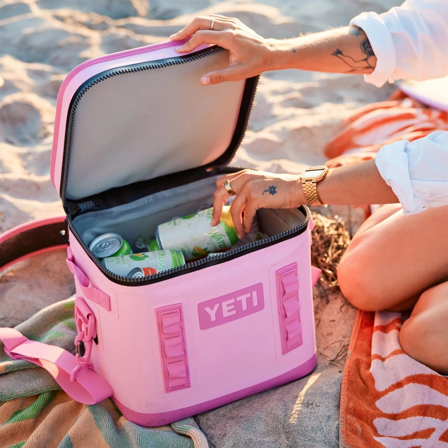 12-Can Portable Soft Cooler, Insulated Waterproof Cooler Bag with Adjustable Shoulder Strap, Compact Leak-Resistant Design for Camping, Hiking, Travel and Outdoor Activities